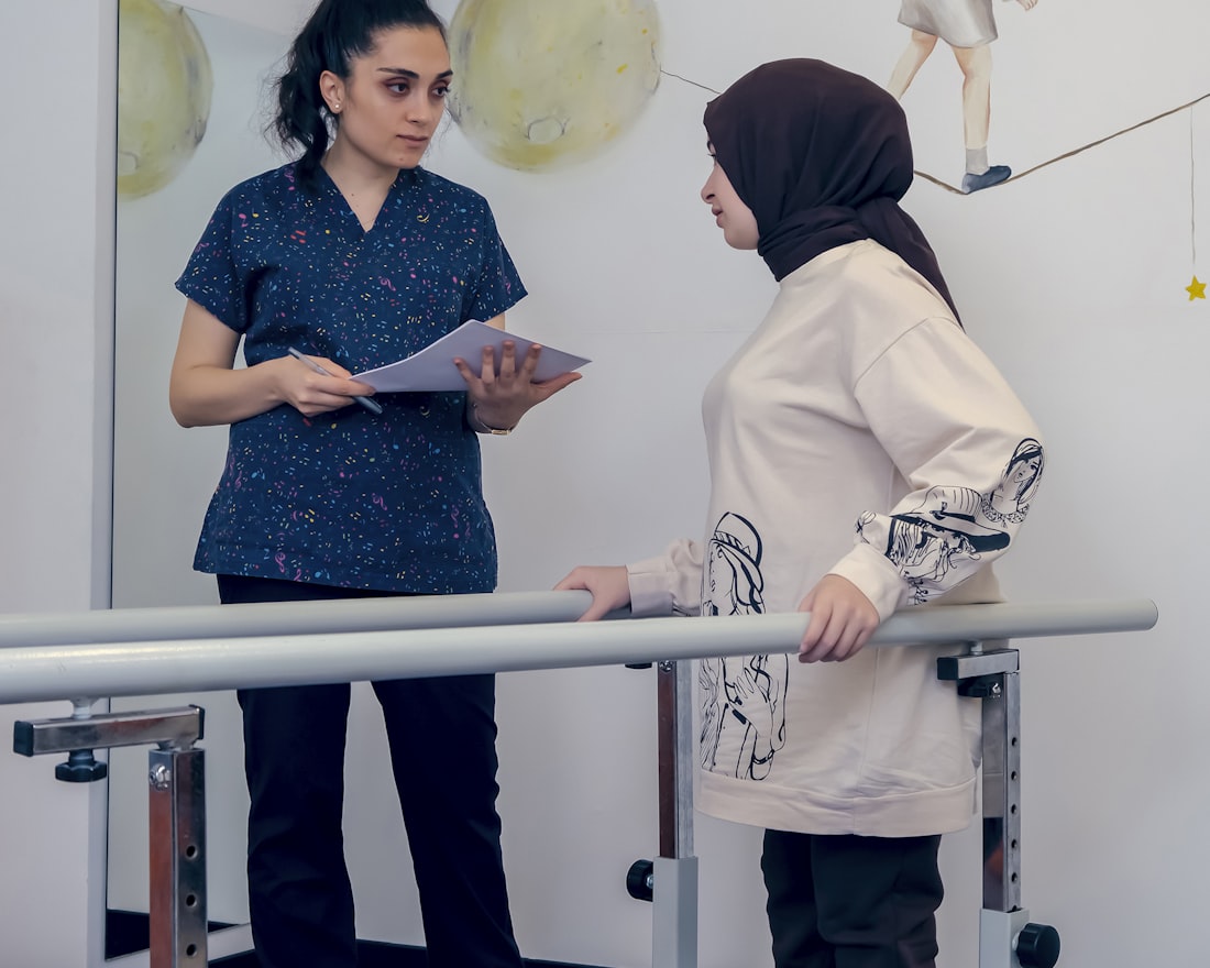 A support session focused on practical, everyday mobility